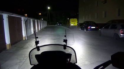 Doświetlanie zakrętów w motocyklu