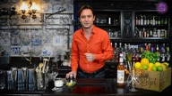 Jak zrobić alkoholowe lizaki Bellini - przepisy na Mojbar.pl
