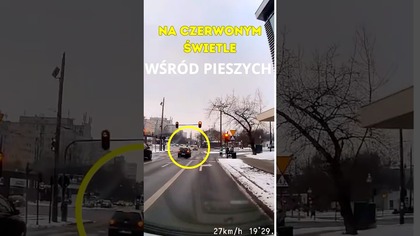 Przejazd na czerwonym wśród pieszych #shorts #rikordwidjo #polscykierowcy #polska #policja