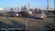 Kobieta ładuje się w line holowniczą