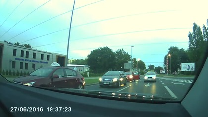Toruń: Agresywny kierowca taksówki
