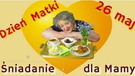 Pyszne śniadanie na Dzień Matki.  Jajka po wiedeńsku w szklance i chrupiące bułeczki