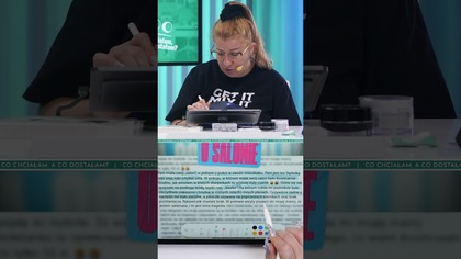 WIZYTA U STYLISTKI PAZNOKCI - Weszła w białych, wyszła w czarnych skarpetkach