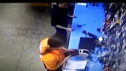 Idiota z nożyczkami