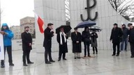 Nie oddamy ziemi.  Protest przeciwko sprzedaży złóż naturalnych przez niepolski nierząd POKOPISu!