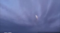 Niesamowite sterowane obiekty przypominajace meteoryty sfilmowano nad Rosją