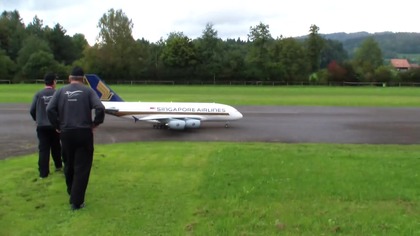 Zdalnie sterowany A-380 Singapore Airlines