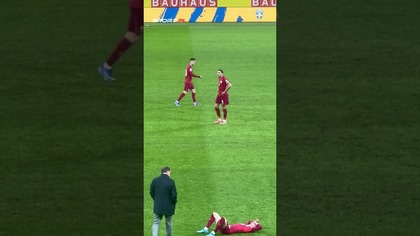 Lewandowski nie dowierza.  Chory mecz