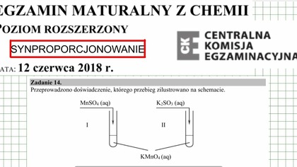 ZADANIE 14 Przeprowadzono doświadczenie, kt&oacute;rego przebieg zilustrowano na schemacie. CKE 2018 CZERWIEC SYNPROPORCJONOWANIE Mn^(2+)+MnO4^(-)  Mn