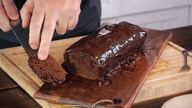 Murzynek czyli czekoladowe ciasto z pomarańczową nutką i czekoladową polewą / Oddaszfartucha