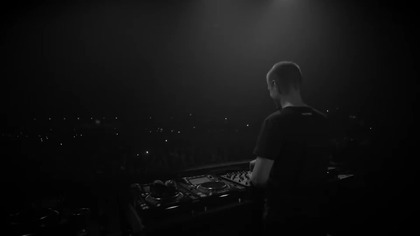 Armin van Buuren - Turn It Up