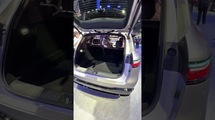 Przydatny gadżet w chińskim samochodzie elektrycznym #auto #danielgrzyb #elektromobilność #chiny