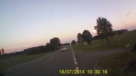 Idiota w Golfie spowodował wypadek i uciekł