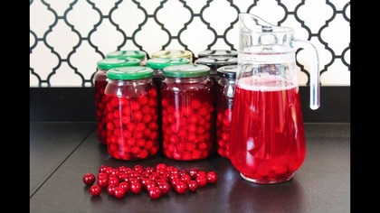 Witam serdecznie :-)
Dzisiaj polecam pyszny kompot z wiśni, zrobicie go w kilka chwil, kilka składników, bez udziwnień, aby poczuć naturalny smak wiśni.
Zapraszam serdecznie na krótki film z przepisem i życzę Wszystkim smacznego :-)
Przepis https://youtu.be/ZqfisZNkU0E
Składniki:
- Wiśnie 3 kg.
- Woda 2 kg.
- Cukier 250 g.
- Sól 1/4 łyżeczki.
Smacznego!!!