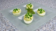 Jajka faszerowane serem feta i szczypiorkiem - Super przepis - Jak zrobić - Smakowite Dania