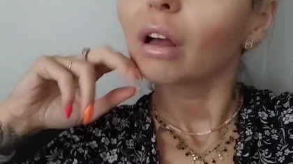 Prezenty na dzień kobiet #dzieńkobiet#prezent#terapia#kabaret#funny#uśmiechnijsię#parodia#zabawa#