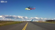 Mi-26 przenosi samolot pasażerski