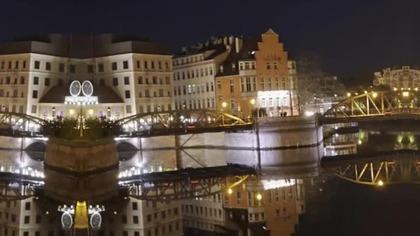City is glowing, in the night  Deep House