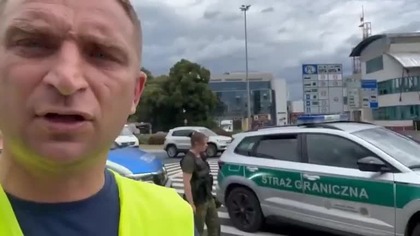 Niemiecki policjant pilnuje polskiej Straży Granicznej¿! Skandal na granicy w Słubicach! mp4 686x432