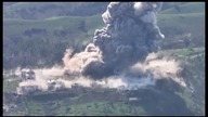 Uderzenie rosyjskiej bomby FAB-3000 na Ukrainie
