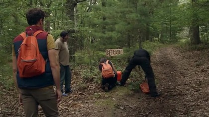 Sześć os&oacute;b bierze udział w rozgrywanej po środku lasu grze survivalowej, inspirowanej filmowymi slasherami.
