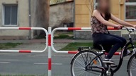 Przyklejony telefon