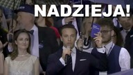 Świetne przemówienie w strugach deszczu: To co widzę to NADZIEJA.  Że jest możliwa polityka ideowa!