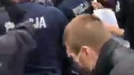 Policja zatrzymuje protestujących przeciw bezprawiu - Czyli dlaczego ludzie nie znają swoich praw