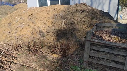 #366 Glina z wykopu zalega na działce! Co z nią zrobić?