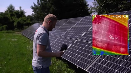Zasłoniłem OGNIWO fotowoltaiczny.  Efekt¿ Szok na kamerze termowizyjnej! (720p 50fps AV1-48kbit AAC-polski)