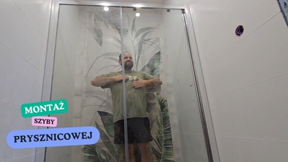 Montujemy szybe prysznicową na całą ścianę w pierwszej łazience Majstra.