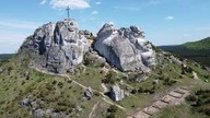 Góra Biakło i okoliczne skałki - widok z drona (4k)