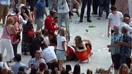 Walka podczas koncertu Robbiego Williamsa