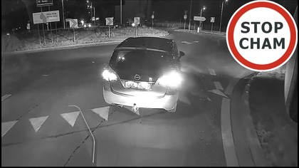 Wyprzedzanie na skrzyżowaniu, podwójnej ciągłej i wyhamowanie autobusu #2094 Wasze Filmy