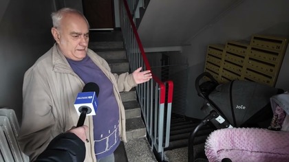 Przeszkadzają mu dziecięce wózki na klatce schodowej