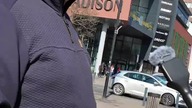 czy panu jest wygodnie i czy pan płacze