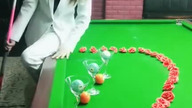 Efektowne tricki bilardowe