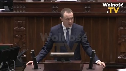 KONFEDERATA PRZEJECHAŁ SIĘ PO NAWIEDZONYCH ZWOLENNIKACH lMlGRANTÓW W POLSCE!