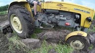 Akcja na dwa Ursusy C 360 czerwona i żółta
