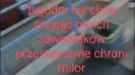 dzielnicowa Bobrek która unika rozmowy chowa się w komendzie powiatowej skorumpowani policji Cieszyn