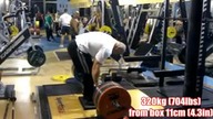Martwy ciąg liczony w setkach kilogram&oacute;w