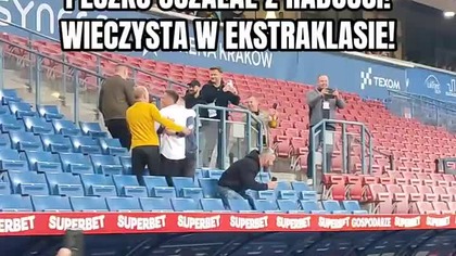 Sceny w Krakowie! Sławomir Peszko oszalał ze szczęścia! Wieczysta Kraków zagra w Ekstraklasie