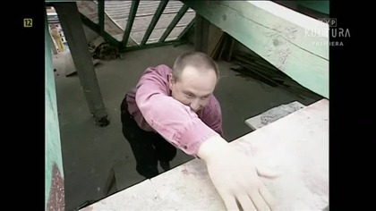 Film opowiada historię trzydziestu pięciu lat życia małżeńskiego czeskiej rodziny Strand&oacute;w. Bohater&oacute;w filmu, parę architekt&oacute;w Ivanę i Vaclava, poznajemy w 1980 roku. Życie rodziny nałożone jest na zmieniające się realia polityczne: upadek komunizmu, rozpad Czechosłowacji, prezydentura Havla, wejście do Unii Europejskiej.