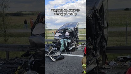 TRAGICZNY WYPADEK NA S7.  NIE ŻYJĄ 4 OSOBY