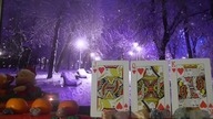  Dlaczego ON/ONA pisze do Ciebie, a później milknie?Wybierz kartę  TAROT 