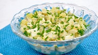 Sałatka z ananasem, jajkiem i serem feta - Jak zrobić - Smakowite Dania