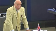 Upadnięte banki i politycy drukujący pieniądze zadłużają państwa Godfrey Bloom wyjaśnia
