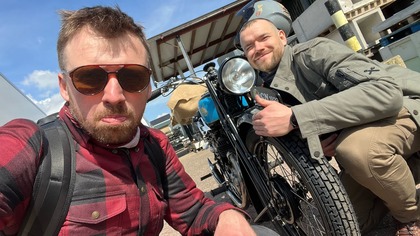 Kupiliśmy motocykle przedwojenne.  Teraz musimy na nich dojechać do PL