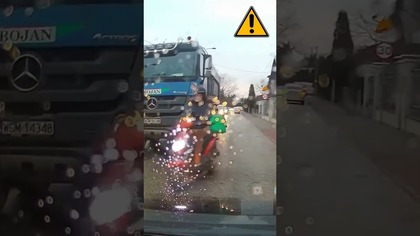 Na czołówkę! Wyprzedzanie ciężarówki skuterem na PDP #shorts #rikordwidjo #polska #policja