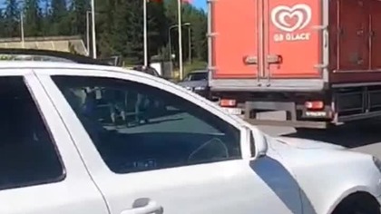 Prawie utknąłem na parkingu...  #autostop #travelvlog #travel #vlog #podróże #europe #sweden